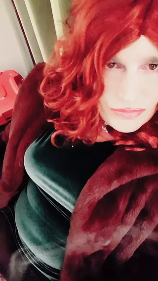 Crossdresser Tatiana Smoking With My High Heel Boots