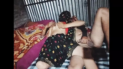 Desi bhabhi ne upar se bhar chudkiya