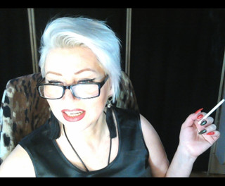 AimeeParadise: one day in the life of webcam model-2 ...))