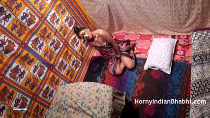 indian bhabhi desperate to get fucked masturbation porn