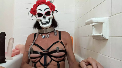 lizzyyum SD september 2024  shackled and strappedl Fantasy Bathing Pussy Clit Boobs ORGASM thumbnail