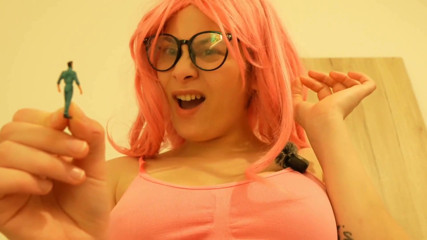 A Giantess Loves
