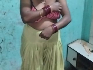 Punjabi bhabhi ki hard chudai devar ne bhabhi ko dildo lagake choda, chut ka pani nikal diya