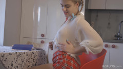 Kata Fingers Her Pussy