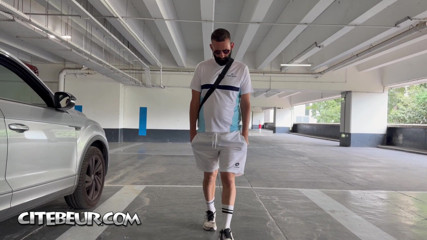 CITEBEUR.com - Bearded Arab gives his big to suck in a parking lot