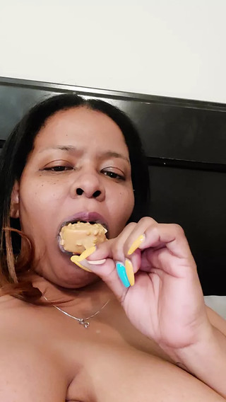 Deelux likes it creamy