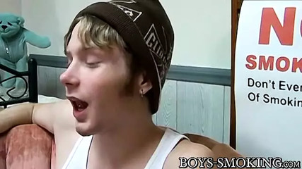 Straight Axel and Billy Da Kidd masturbate while smoking