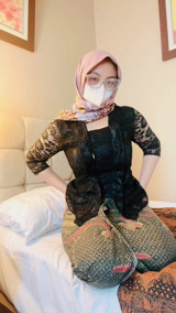 Solo female masturbation with indonesian traditional dress