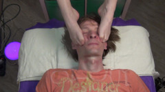 FOOT FETISH   (video - Facial massage with feet)