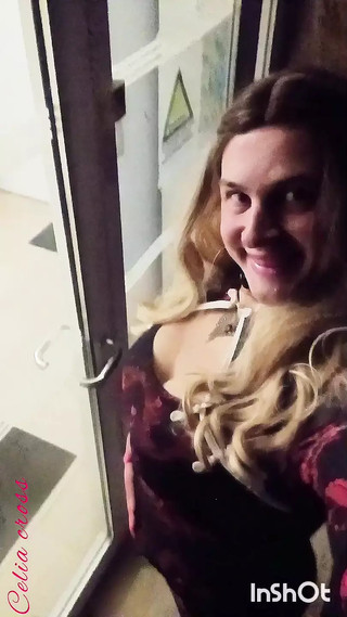 Belle petite salope trans shemale pute a bite travesti francaise celia cross