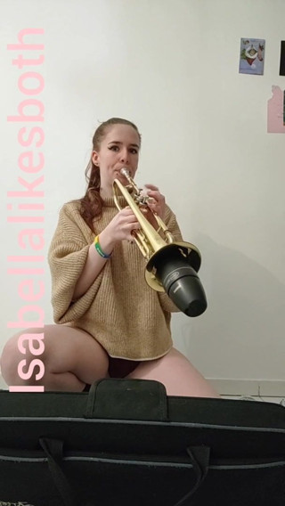 Irish girl fucks Trumpet