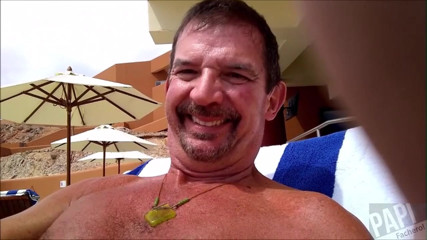PapiFachero gets horny when he puts on his speedo - Cabo '19