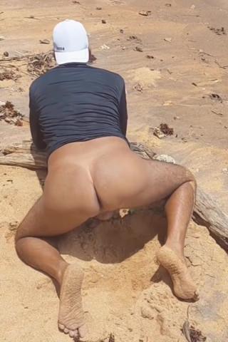 Ladysilva My Sexy Ass on the Beach thumbnail