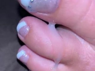 Thick load on Resting French toes