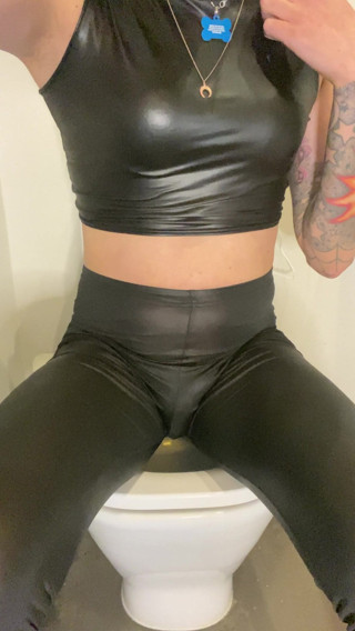 Trans girl pissing in wet look leggings