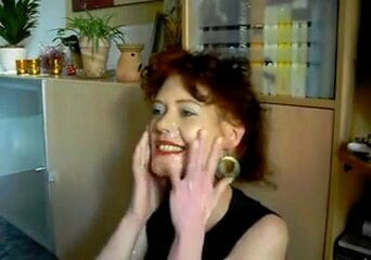 Mom&rsquo;s Face Gets a Cumshot