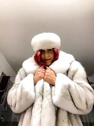 Smoking blow job in furs