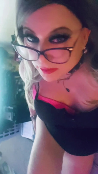 CD Krissy Sweets Craving Your Hard Cock