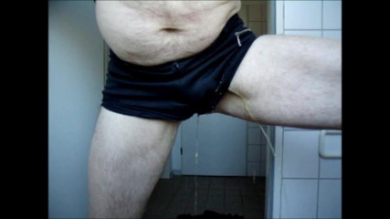 pissing and farting in hotpants