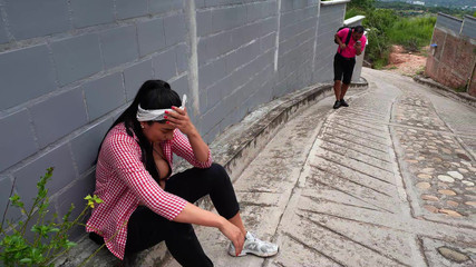 I fuck nerdo at home in the middle of pregnancy the bastard had a lot of milk and came in my pussy