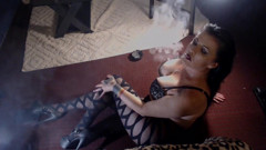 Thick red lipstick VS 120s smoking