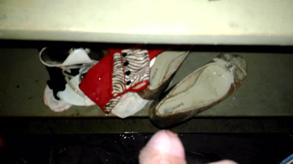 shoes, clothes pissing