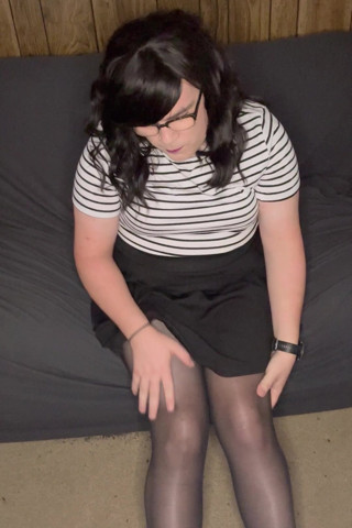Lauren Cuming in Crotchless Pantyhose thumbnail