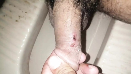 Morning squirt pissing my luro big cock