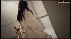Former Cheerleader Returned for a Wild Reunion, Her Flexible Figure Stealing the Show Once Again