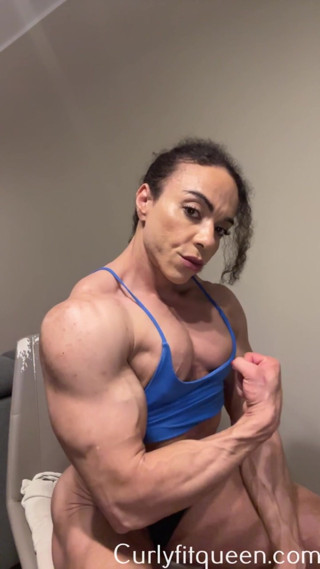 Curlyfitqueen