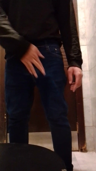 Indian Young Boy Masterbating in Her Bathroom H.j - Hemoshovel