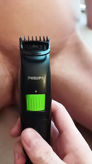 Ry shaves Rowan's cock...