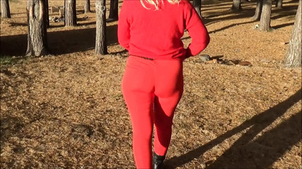 Big butts in Leggings Red