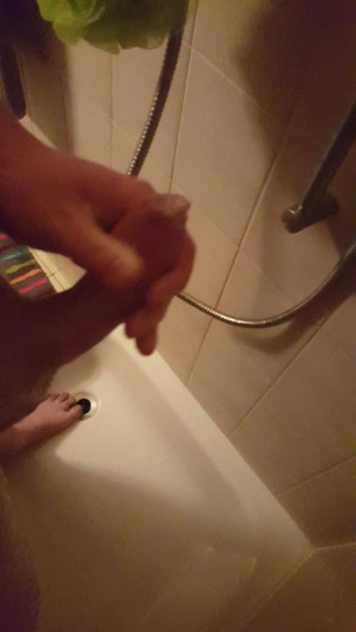 Wanking and jerk off in shower