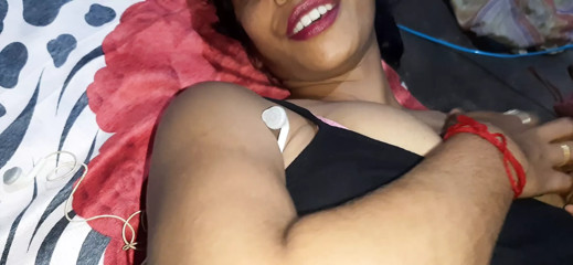 Hungry for sex hot talk, sexy Pooja has a nice body