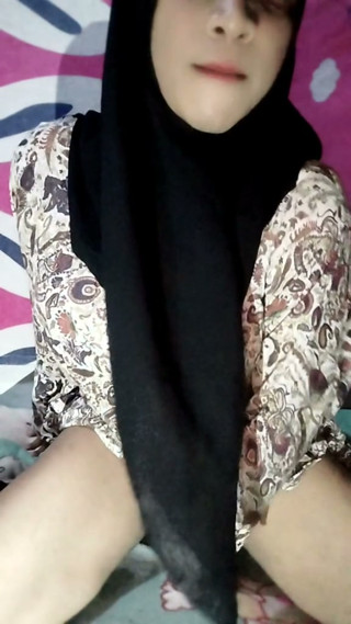 Hijab Anal Sex With Cucumber
