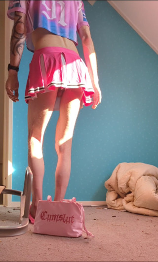 Dutch Sissy Jessie shows her new shirt