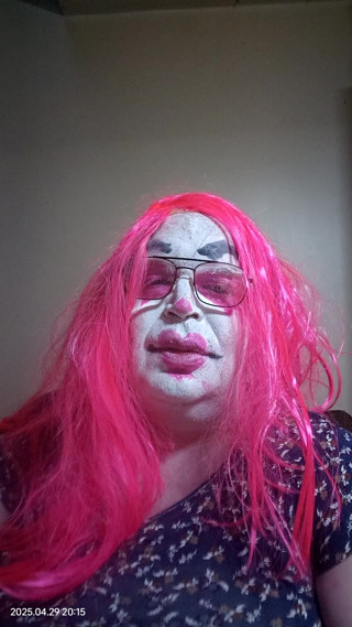 TV clown slut smoking a cigarillo and talking dirty thumbnail