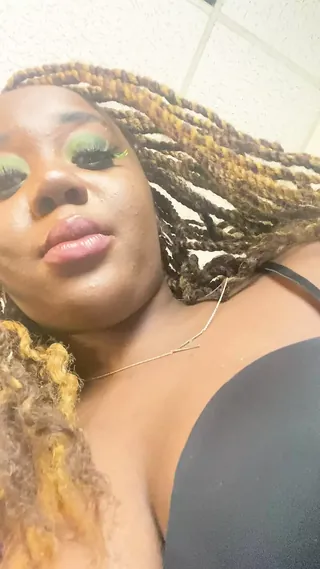 play – relax time with a bad pretty bitch