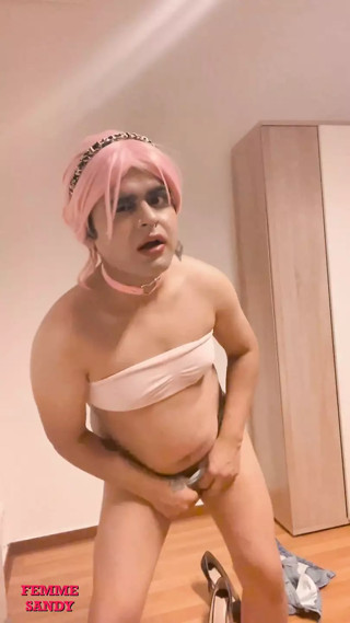 Sissy Femme Sandy strips and dance