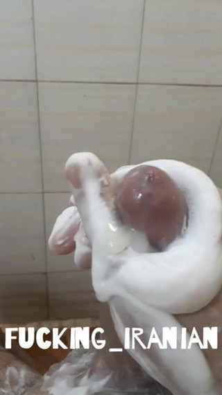 Nice foam massage with cumshot in bath