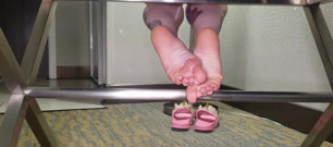 For all you foot lovers, here is foot content, enjoy!