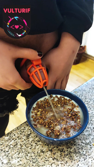 Vulturif pisses in his cereals to add some extra flavor