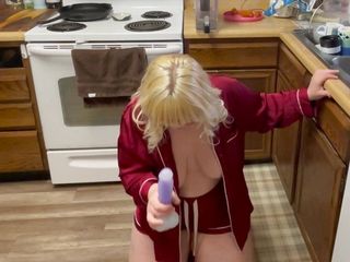 Kitchen blowjob, bend that fat ass over the counter and fuck her juicy pussy, Hurry before you are caught! V178