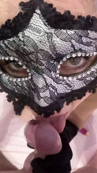 ITALIAN AMATEUR POMPINO E SBORRATA IN FACCIA INGOIA TUTTO