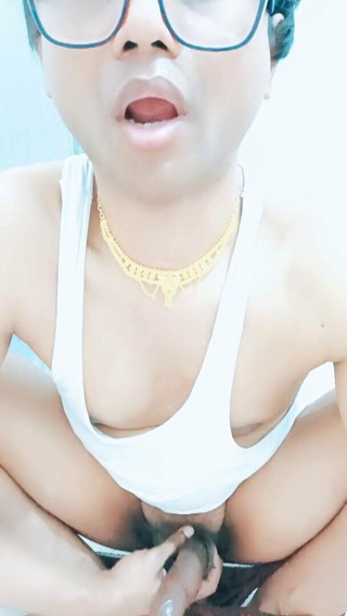 Indian shemale masturbation