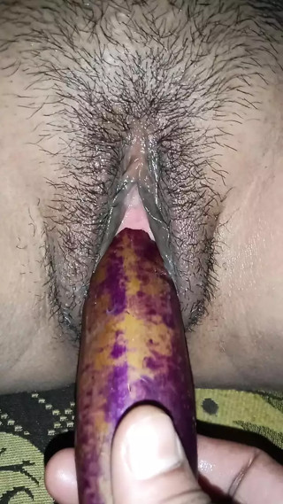 Desi Bhabhi ke choot Ki garmi