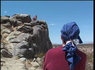 Big boobs blonde pussy fucking fingering in deserto