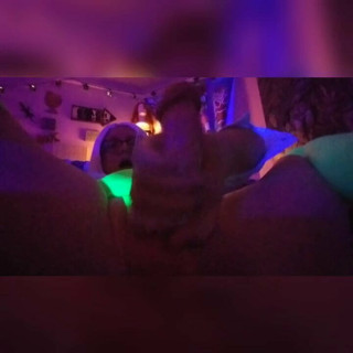 Alana Sparxxx shemale cumshot