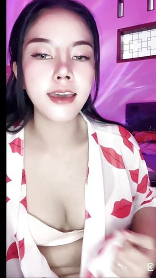 Part 5 (Finish)  Hot Asian Girl using Mask playing her pussy till squirt a lot